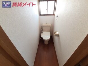 鈴鹿市道伯二丁目戸建の物件内観写真